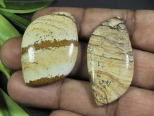 104Cts. 2 pièces pierres