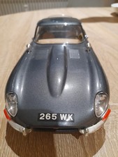 Miniature Jaguar 1961 1/18