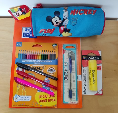 Lot fournitures scolaires