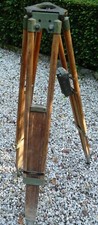 beau trepied bois et fer pour