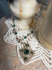 Collier ancien avec pendentif cristal tchèque vert filigrane plaqué or - 41 cm