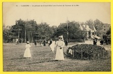 CPA France 14 - CABOURG (Calvados) La PELOUSE du Grand HÔTEL Belle Animation