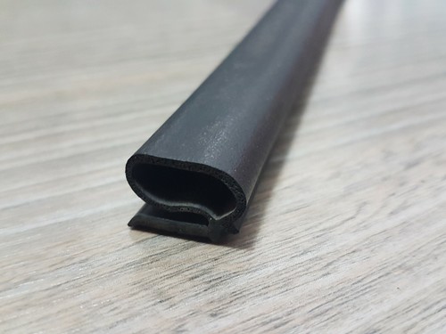 Joint bas porte portière