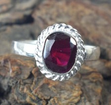 Bague ovale certifiée pierre