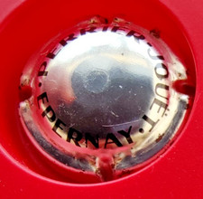 capsules de champagne  perrier-jouet  n°59  (métal et noir)   cote 12€