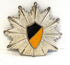 Médaille, broche, pucelle