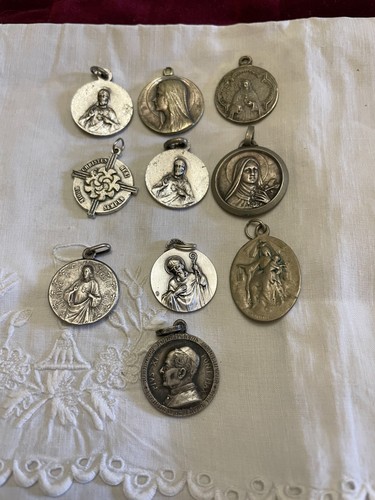 Lot médailles religieuses - lot,