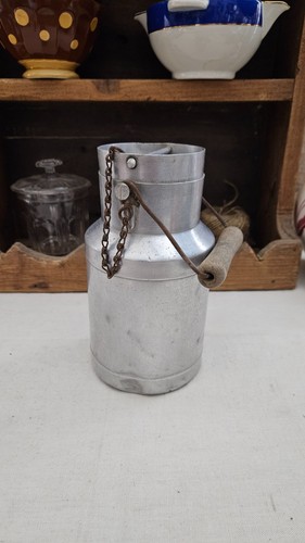 Ancien pot lait - à,