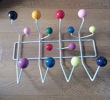 Porte-manteau mural hang it all boule multicolore style Charles Ray Eames