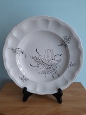 Assiette Plate KG Lunéville Blanche Noire Demi Porcelaine Décor Floral