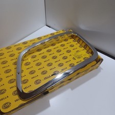 Cadre entourage phare Gauche