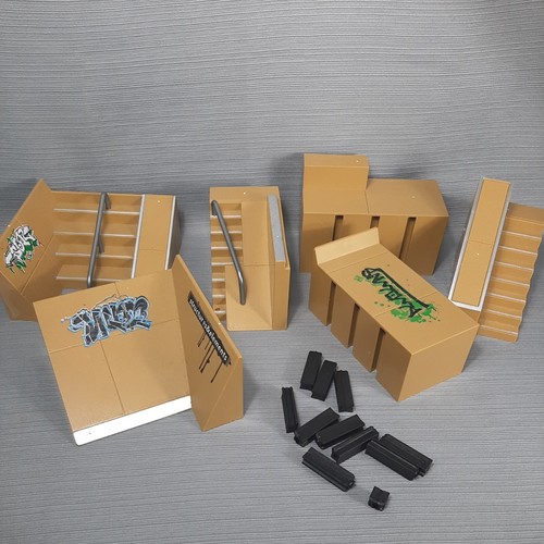 Skate park finger board - park, lot