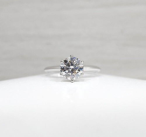 Tiffany solitaire diamond - co,