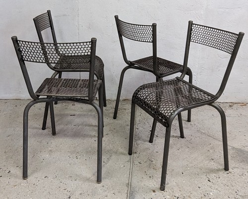 Quatre chaises empilables - quatre,