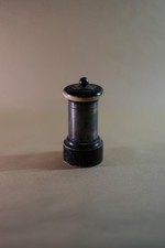 Moulin à poivre Christofle - XXème siècle - métal et bois - bon état