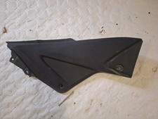 CARENAGE LATERAL DROIT