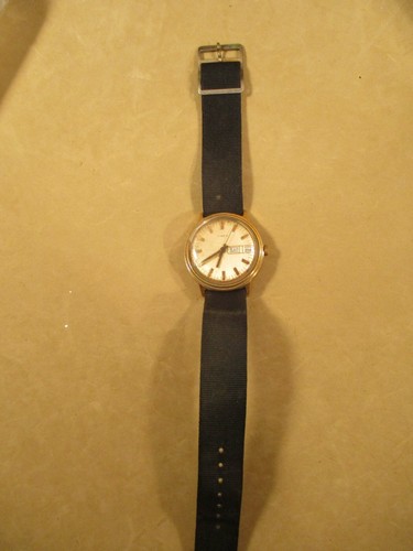 Vintage 1976 men timex watch - vintage,