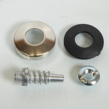 Attache supérieur de ressort