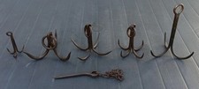 5 Grappins en fer forgé + 1 Pic avec chaîne. Pêche Puits