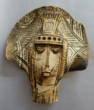 Masque sculptural en grès émaillé à décor scarifié........Raphaël Giarrusso?