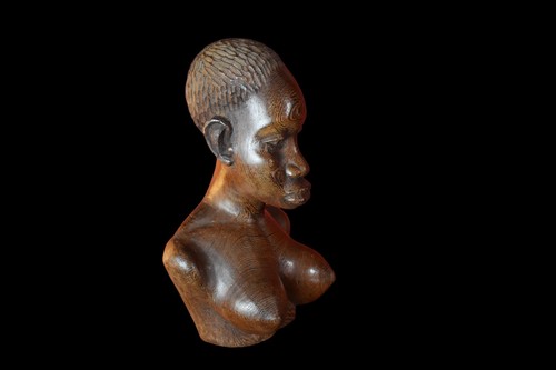 Buste africain féminin - 👉,