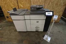 Un photocopieur SHARP MX-7081