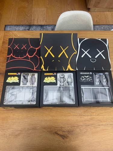 Kaws kubrick set bus stop - set,