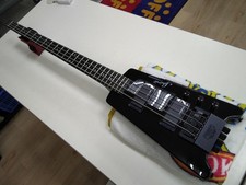 Guitare basse électrique sans