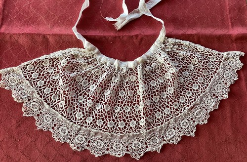 Dentelle ancienne montée sur - ancienne,,
