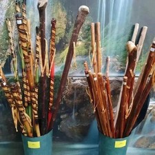 Bâton de marche artisanal en bois 