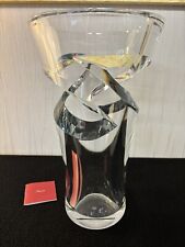 Grand vase modèle Tornado en cristal de Baccarat h: 38 cm