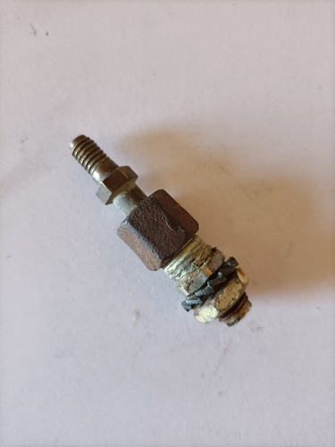 Raccord cuve carburateur - de,