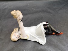 Jolie figurine porcelaine début XXe Jeune fille et chaton  hauteur 13 cms TBE