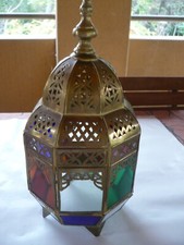 Lanterne suspension style Oriental Tunisie Maroc. Laiton et vitraux colorés