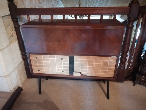 Meuble radio tourne disque - radio,
