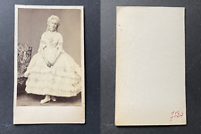 Jeune actrice à identifier, en costume de marquise, circa 1865 vintage cdv album