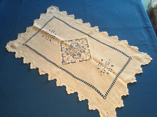 Grand napperon ancien - ,, en