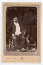 PHOTO CABINET c.1880, un homme en sabot et son chien / DOG  Noiret à Paris