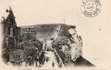 CPA LE TREPORT ESCALIER DE LA FALAISE /TAMPON 2 AVRIL 04 /CARTE VIERGE