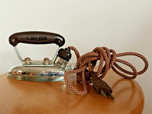 Ancien petit fer repasser - ancien,