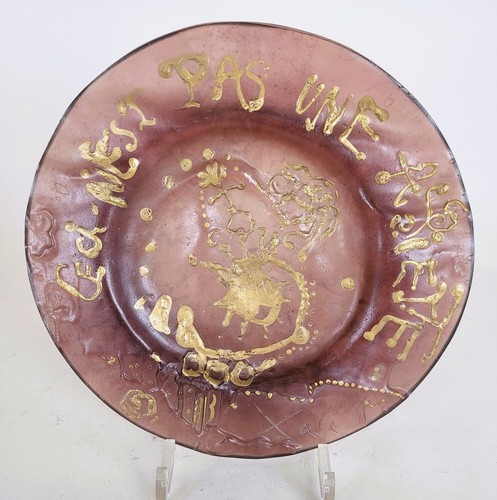 Ceci est pas - n'est, assiette
