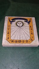 cadran solaire sur pierre