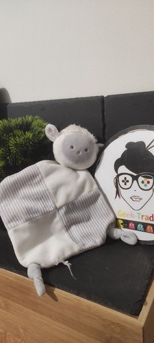 Doudou plat mouton blanc gris