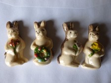 feves AFF 2025 lièvres marrons houx + couronne + mimosa + renoncules