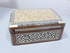 Magnifique petite boîte à