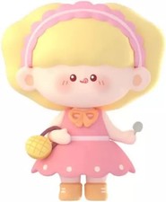 Mini Figurine Colis Ancienne