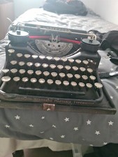 Machine a écrire vintage 1926