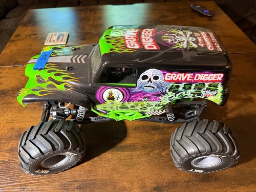 Axial smt10 grave digger - axial,
