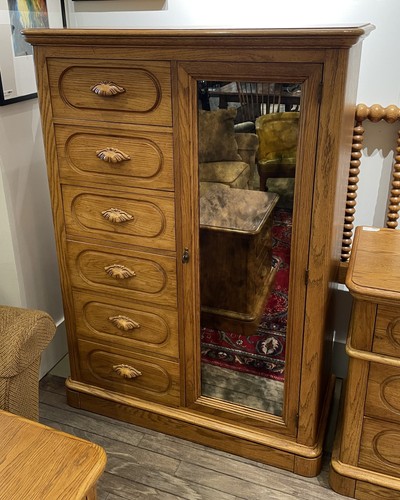 Oak victorian reproduction - oak,