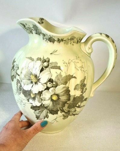 Grand broc en faience - broc,